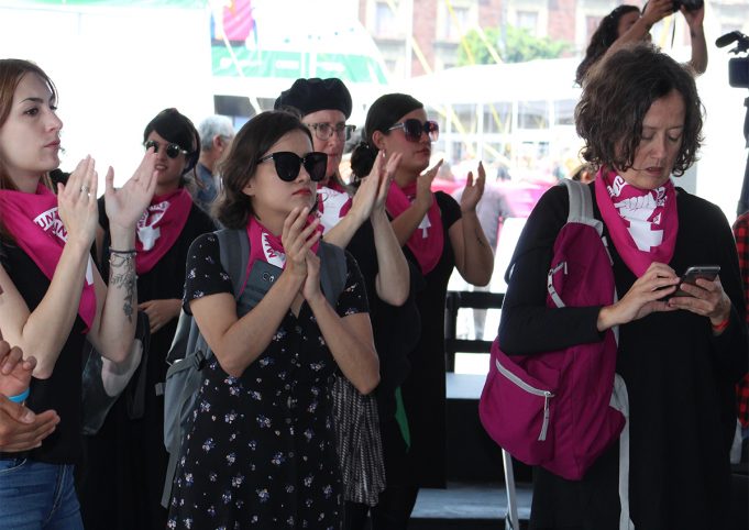 Inicia FIL Zócalo 2019 con pronunciamiento de #MujeresJuntasMarabunta